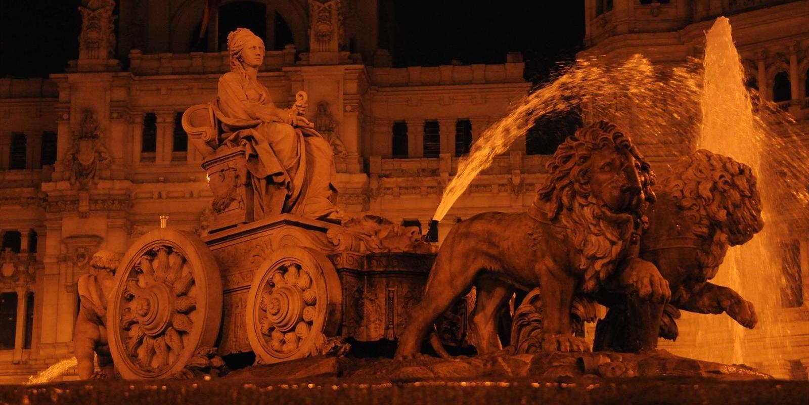 La Cibeles celebra el título de Liga sin el calor de los aficionados