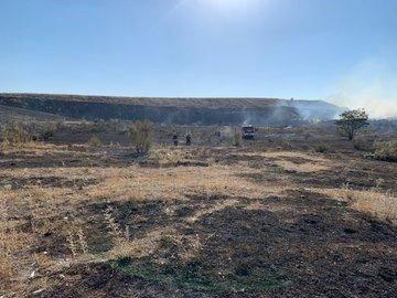 Extinguen un incendio de pasto en la Cañada Real Galiana en el que no ha habido heridos