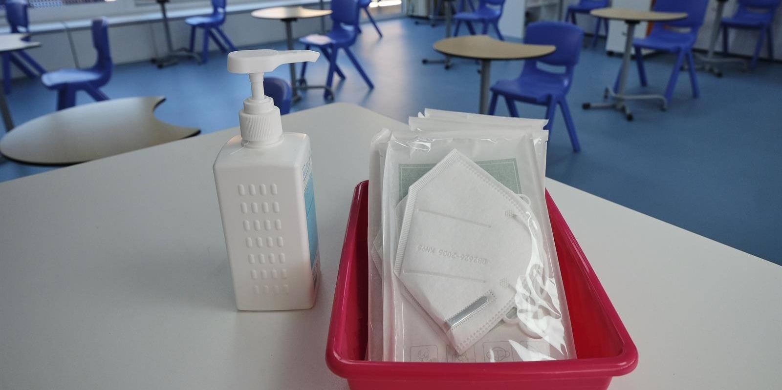 Ruiz Escudero dice que la vuelta al cole será "meditada", no descarta ningún escenario y se valorará lo hecho en otros países