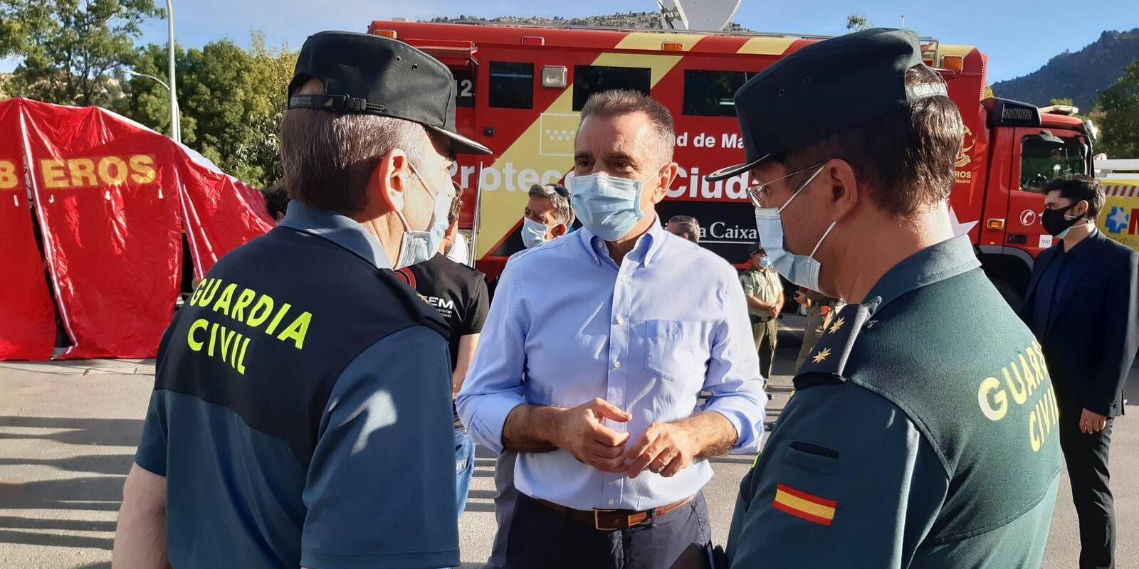 El incendio de Robledo ha quemado ya 800 hectáreas sin afectar a domicilios