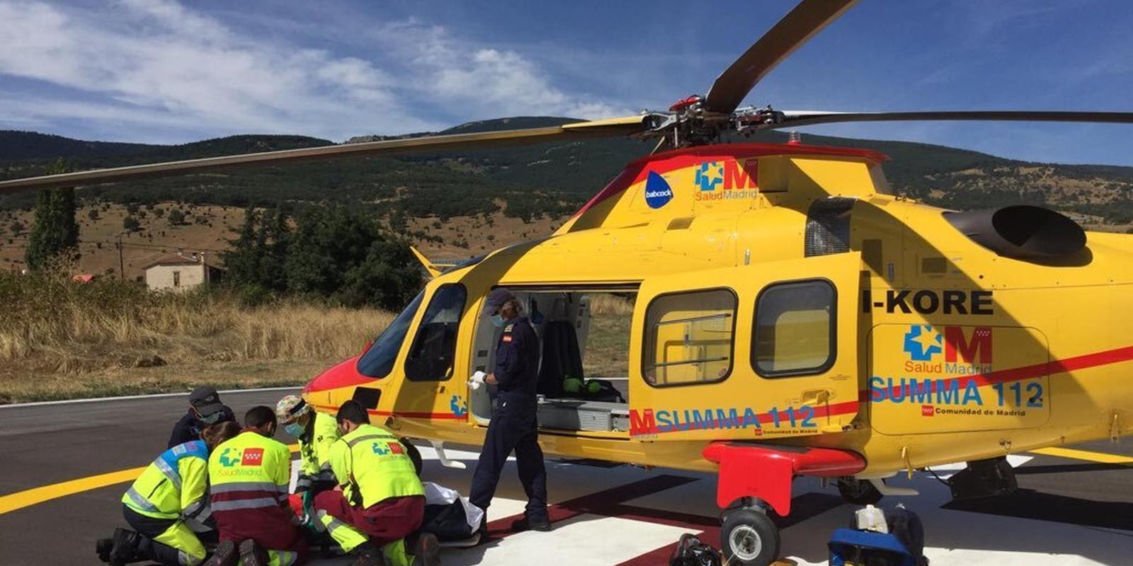 Trasladan en helicóptero a un motorista con pronóstico grave al Hospital de La Paz tras salirse de la vía en El Berrueco