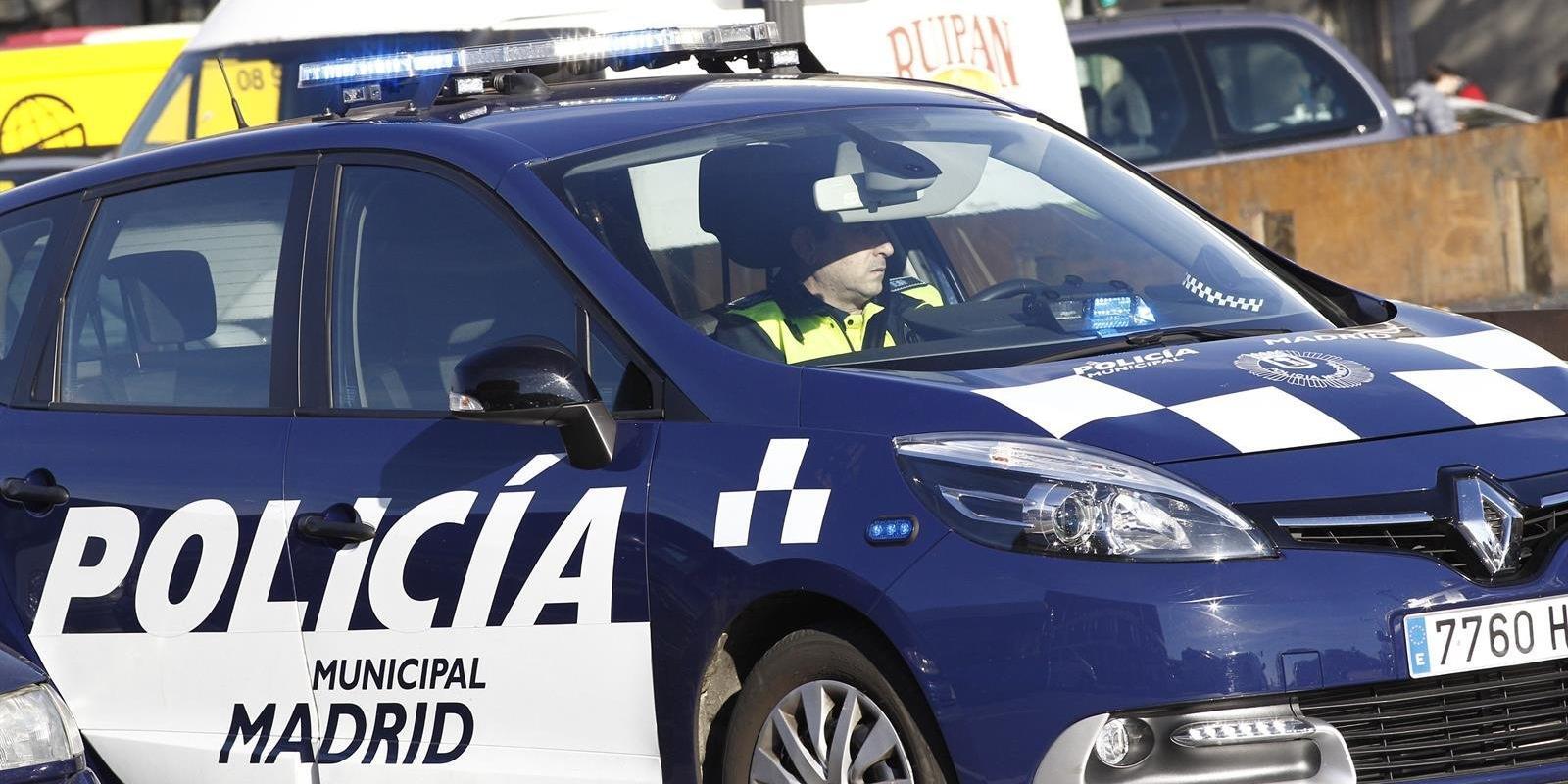El Grupo de Homicidios busca al responsable de apuñalar a un hombre en Usera para robarle el móvil