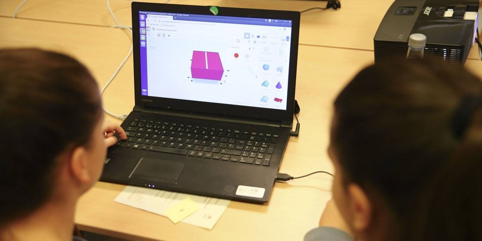 Alumnas de la ESO, Bachillerato y FP de Las Rozas se unen a la Olimpiada Informática Femenina