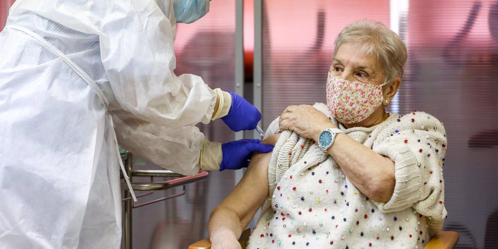 La Comunidad de Madrid sigue adelante con la vacunación a pesar del temporal