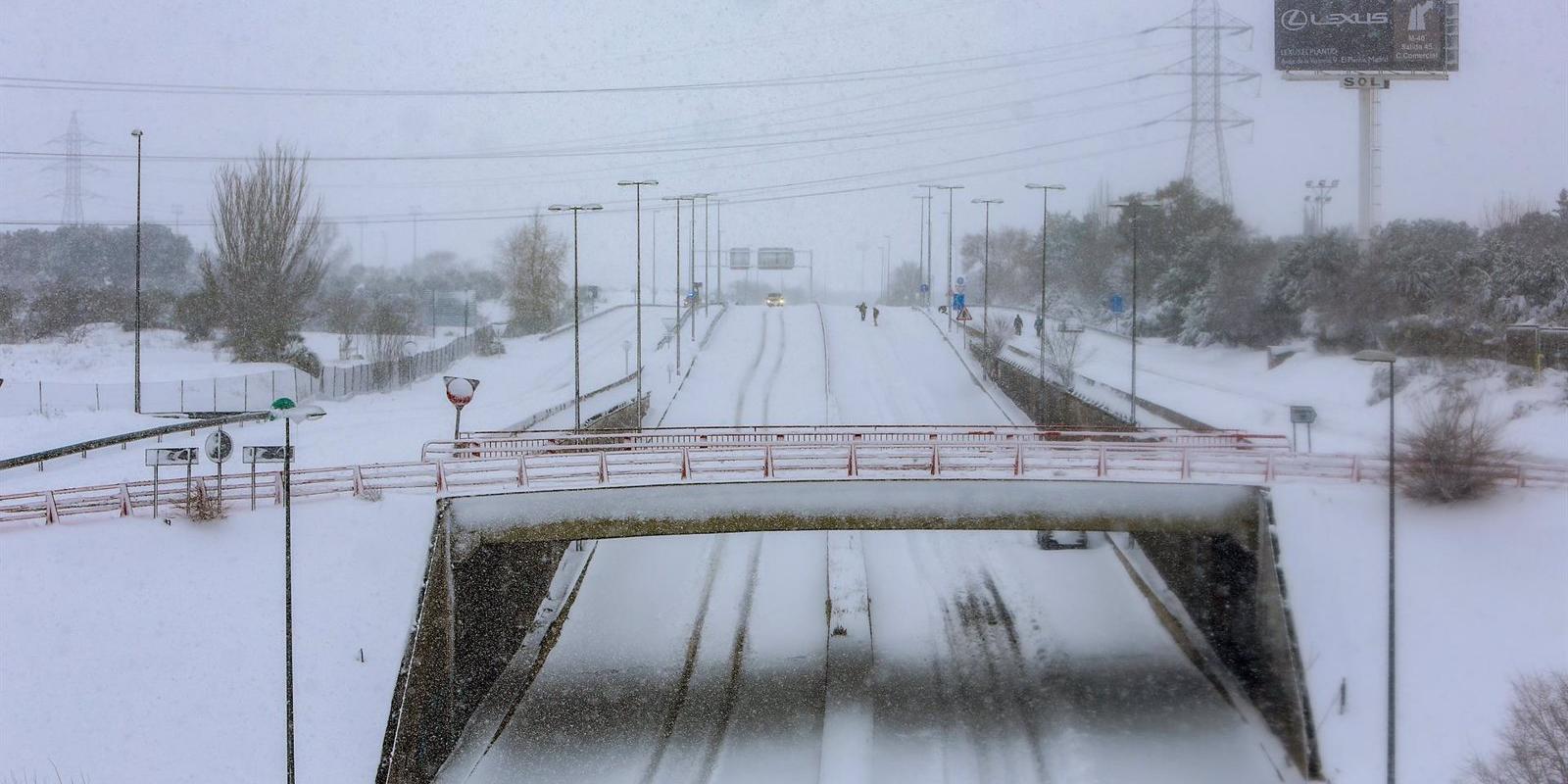 Sánchez telefonea a Ayuso para ofrecerle la colaboración del Gobierno ante las consecuencias del temporal