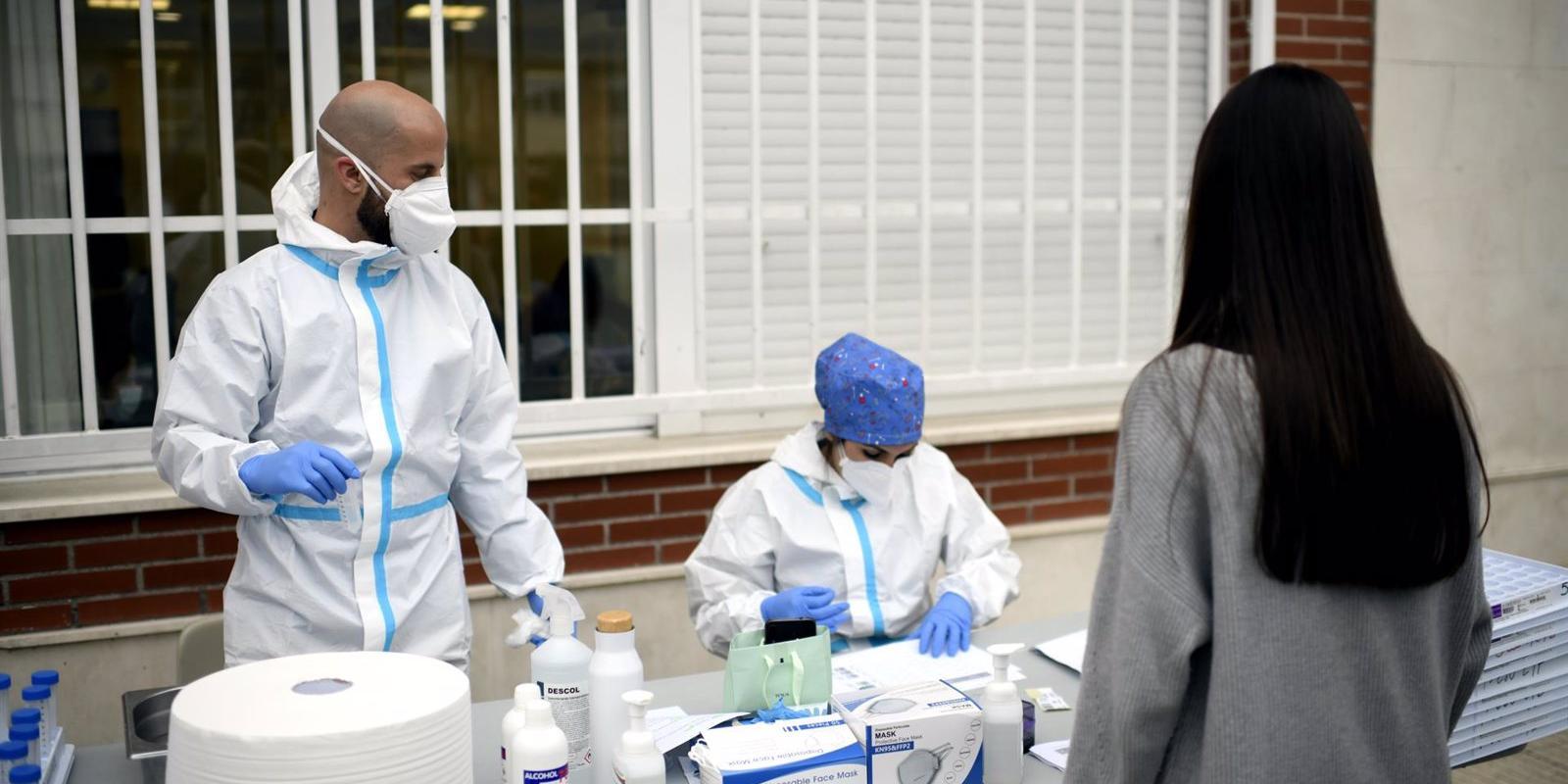 1.100 profesionales del Hospital de Torrejón recibirán la primera dosis de la vacuna hasta el próximo lunes