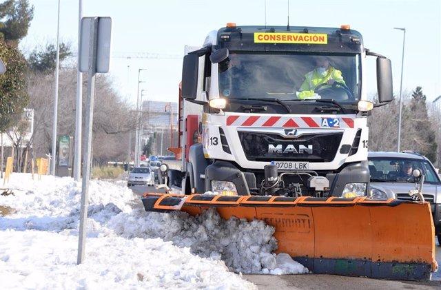 Ábalos ofrece más quitanieves a Madrid y destaca la "plena disposición" de Almeida