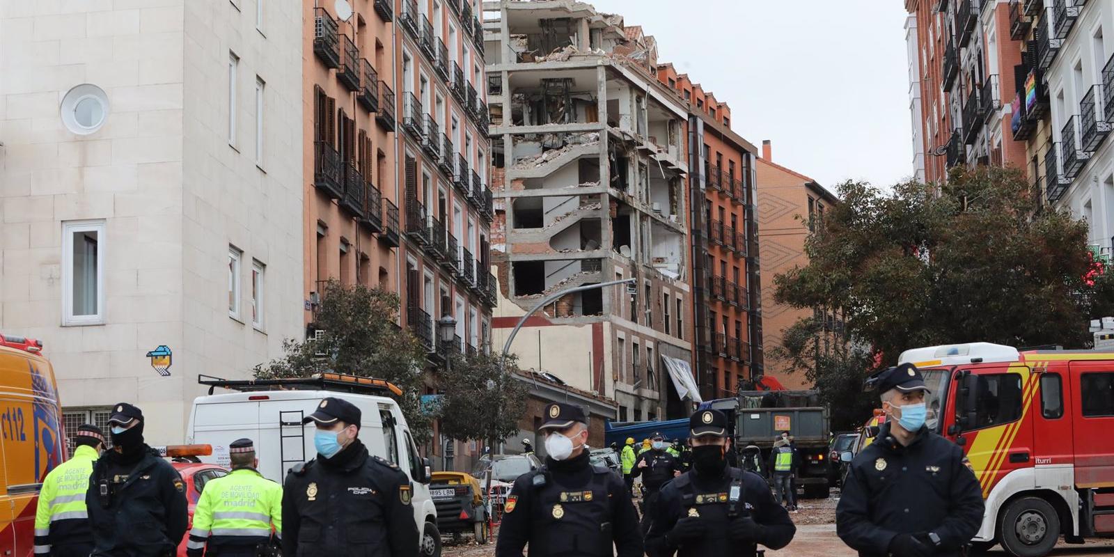 El desmontaje del edificio siniestrado por la explosión en la calle Toledo durará al menos dos semanas