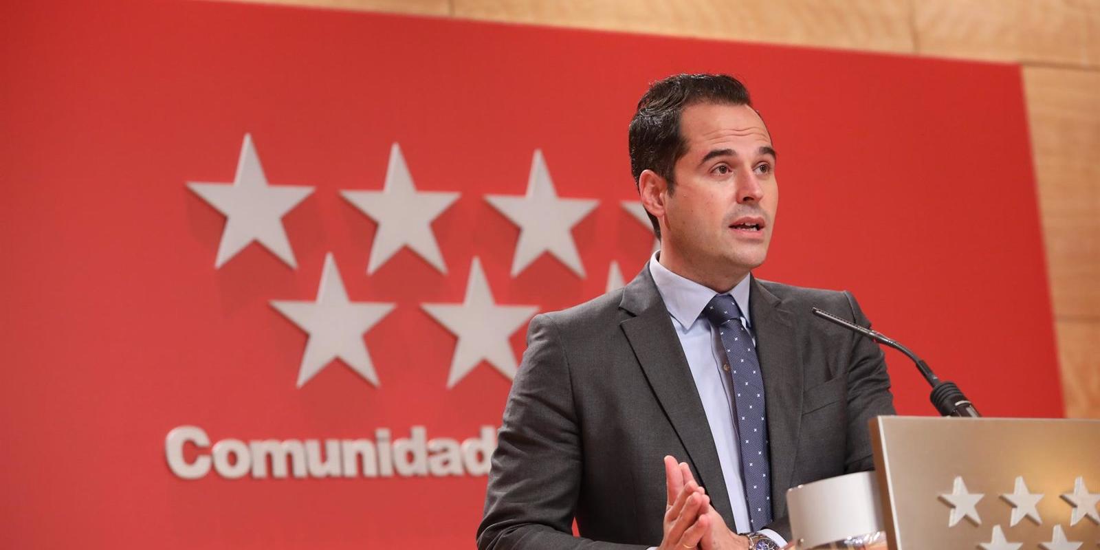 Aguado pide al Gobierno de España que renegocie las cantidades de vacunas y acelere su envío