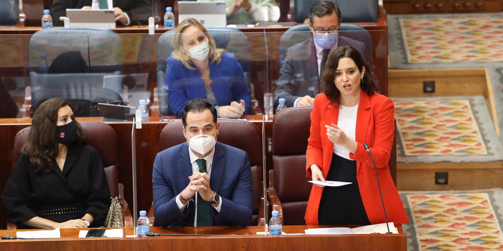 Díaz Ayuso acusa a Sánchez de querer "hundir Madrid para ganar puntos" con el independentismo catalán