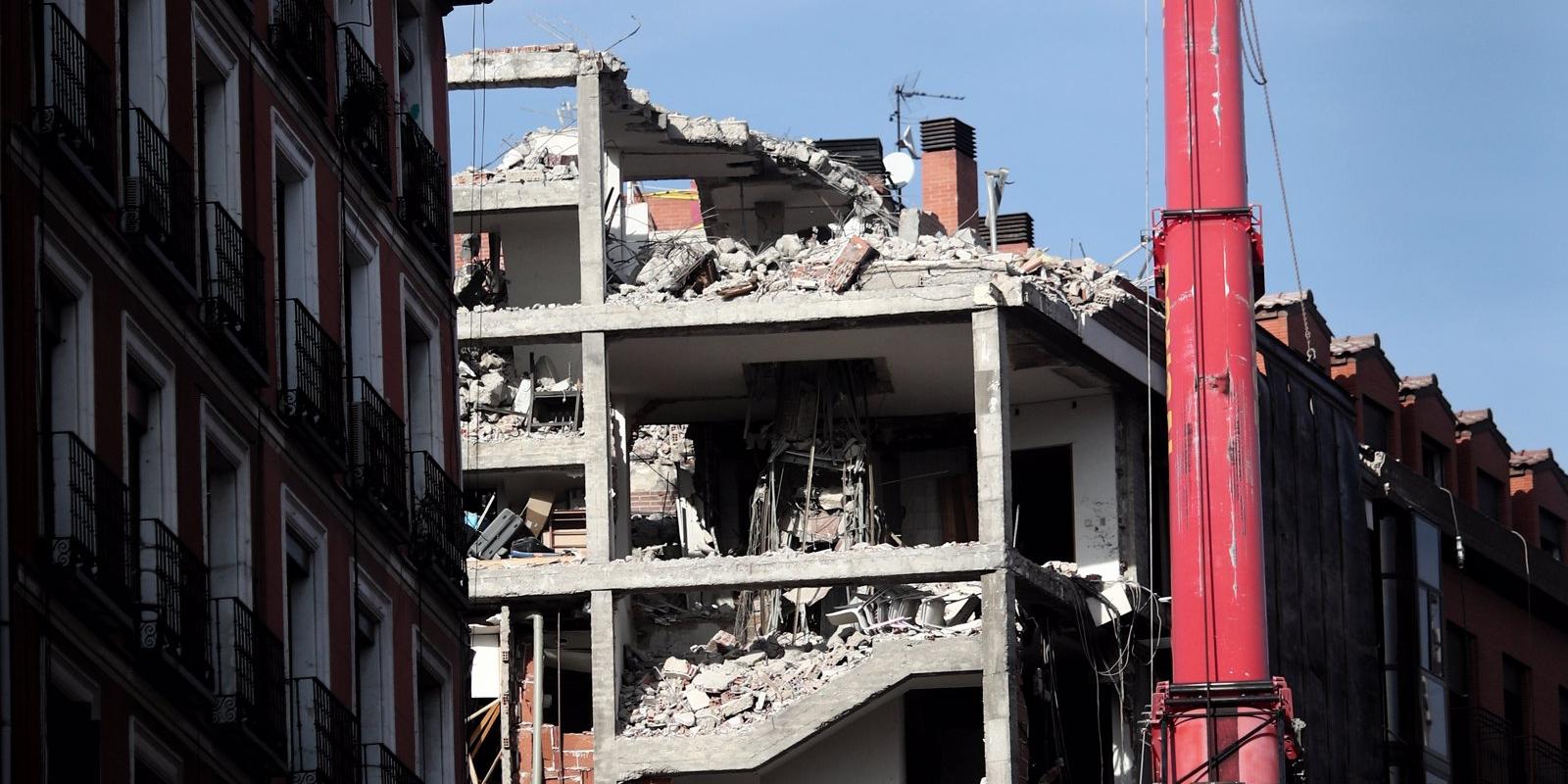 Los vecinos del número 102 de la calle Toledo siguen sin poder volver a sus casas