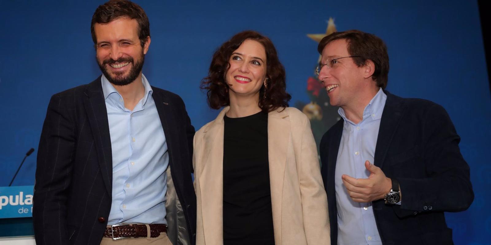 Díaz Ayuso arropa este sábado en Barcelona al candidato del PP y el domingo lo harán Almeida y Casado en Badalona