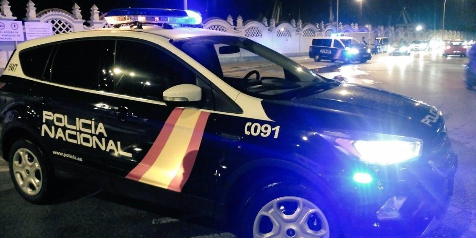 Tres detenidos por agredir a diez policías tras ser multados en un local que incumplía medidas sanitarias