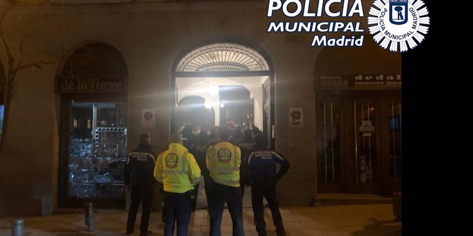63 denuncias por no llevar mascarilla en dos fiestas desalojadas en pisos de Centro organizadas por franceses