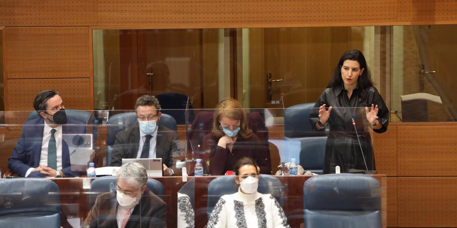 Monasterio asegura que tardarán "un tiempo en analizar con rigor" el borrador de los Presupuestos