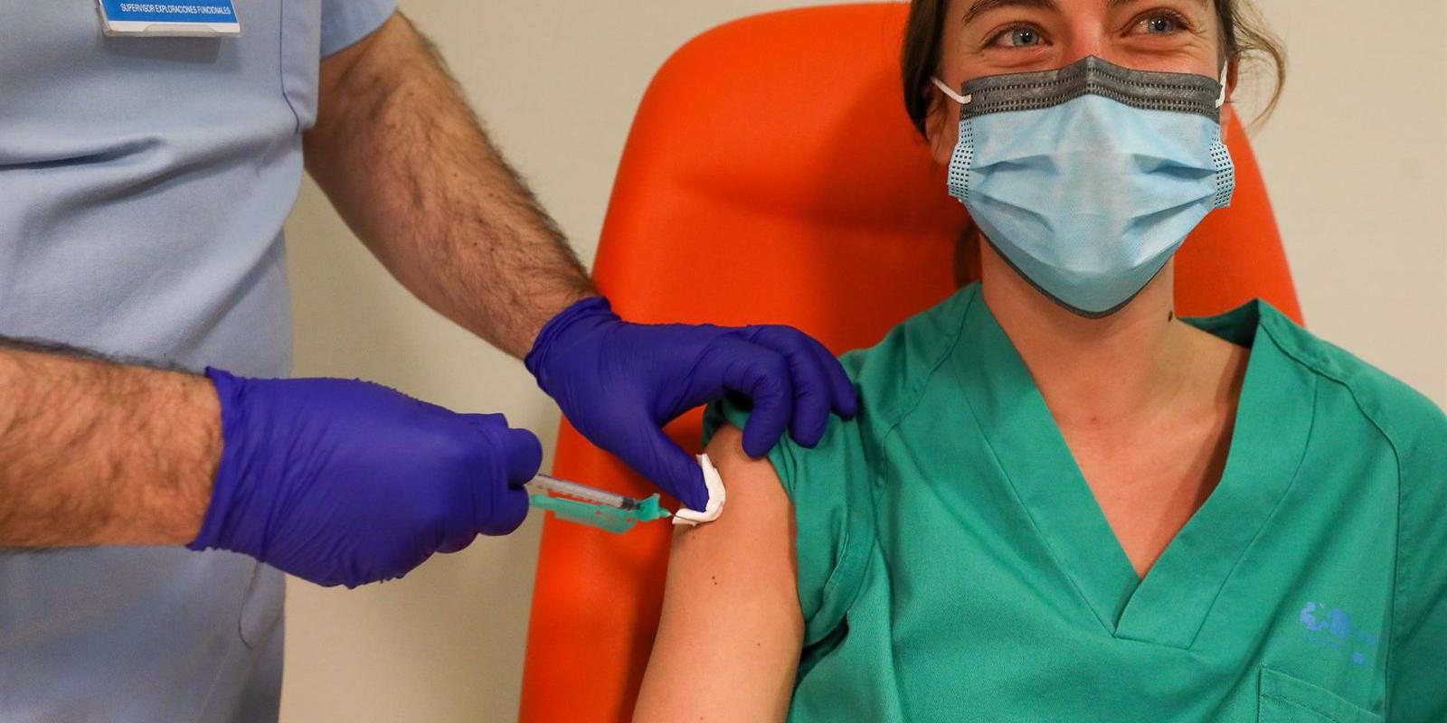 Díaz Ayuso contempla el Wizink Center o el Palacio de Vistalegre como puntos de vacunación masiva