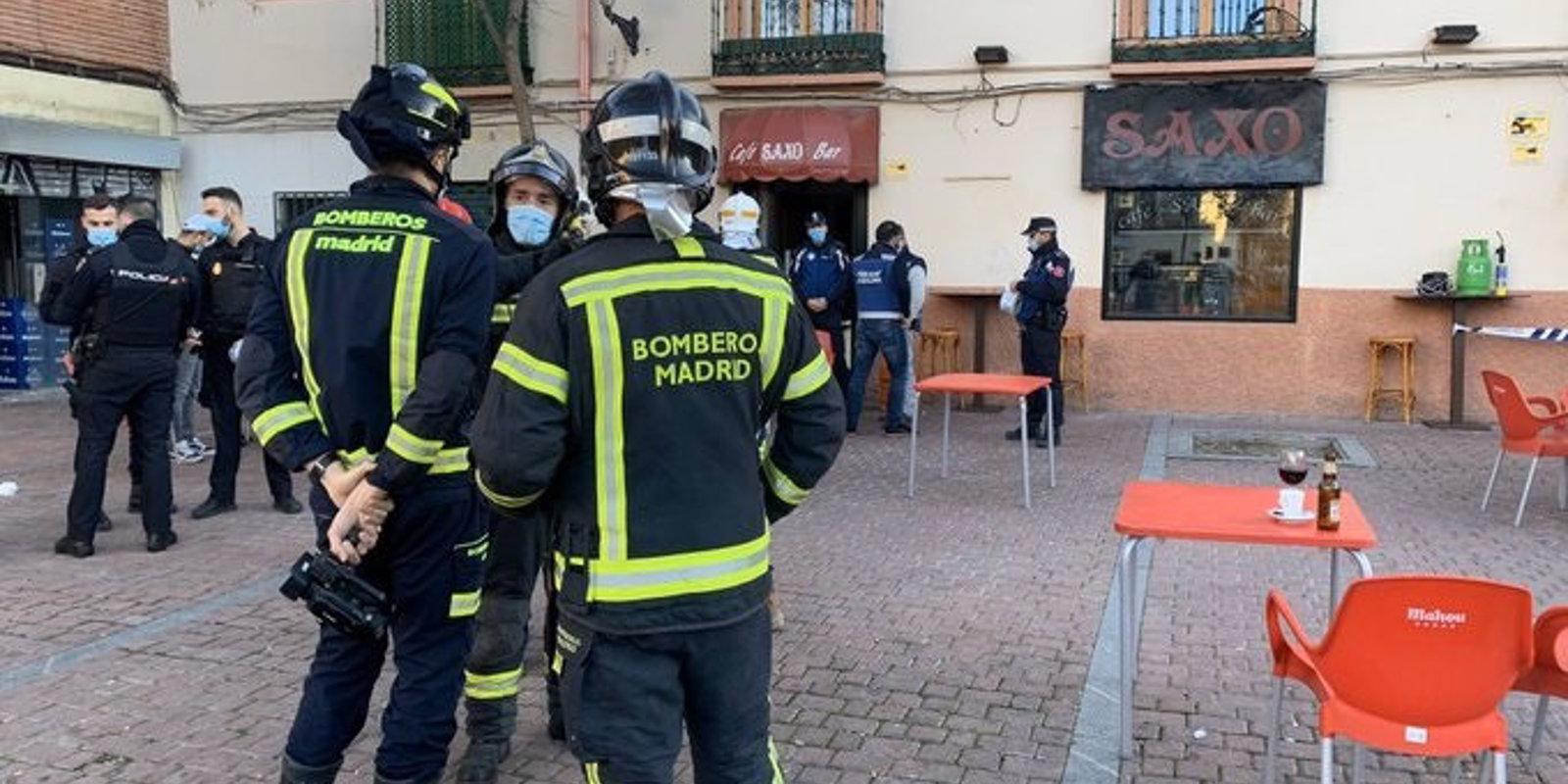 Cinco heridos, uno de ellos grave, por una explosión mientras reparaban una máquina en un bar de Villaverde