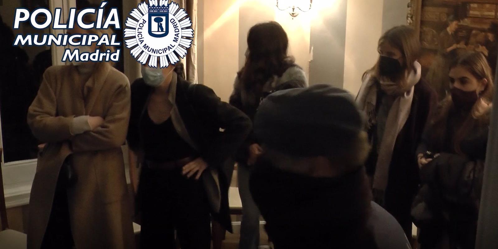 Desalojado un restaurante de Chamberí con 16 personas escondidas dentro que celebraban una fiesta ilegal