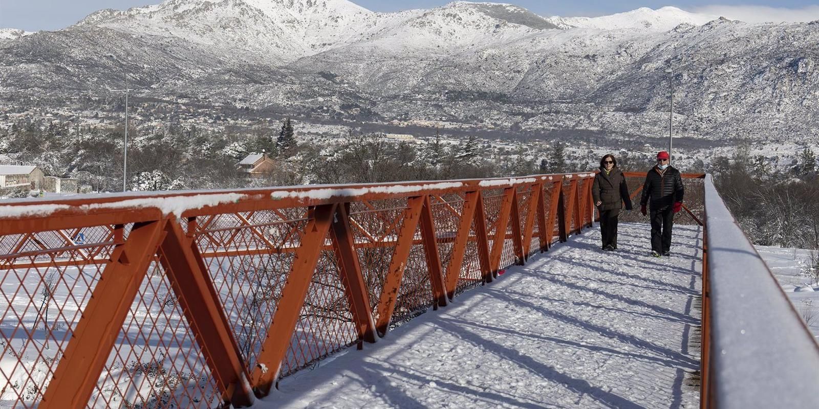 La Comunidad permite entrar al municipio 'confinado' de Cercedilla si es para ir a esquiar