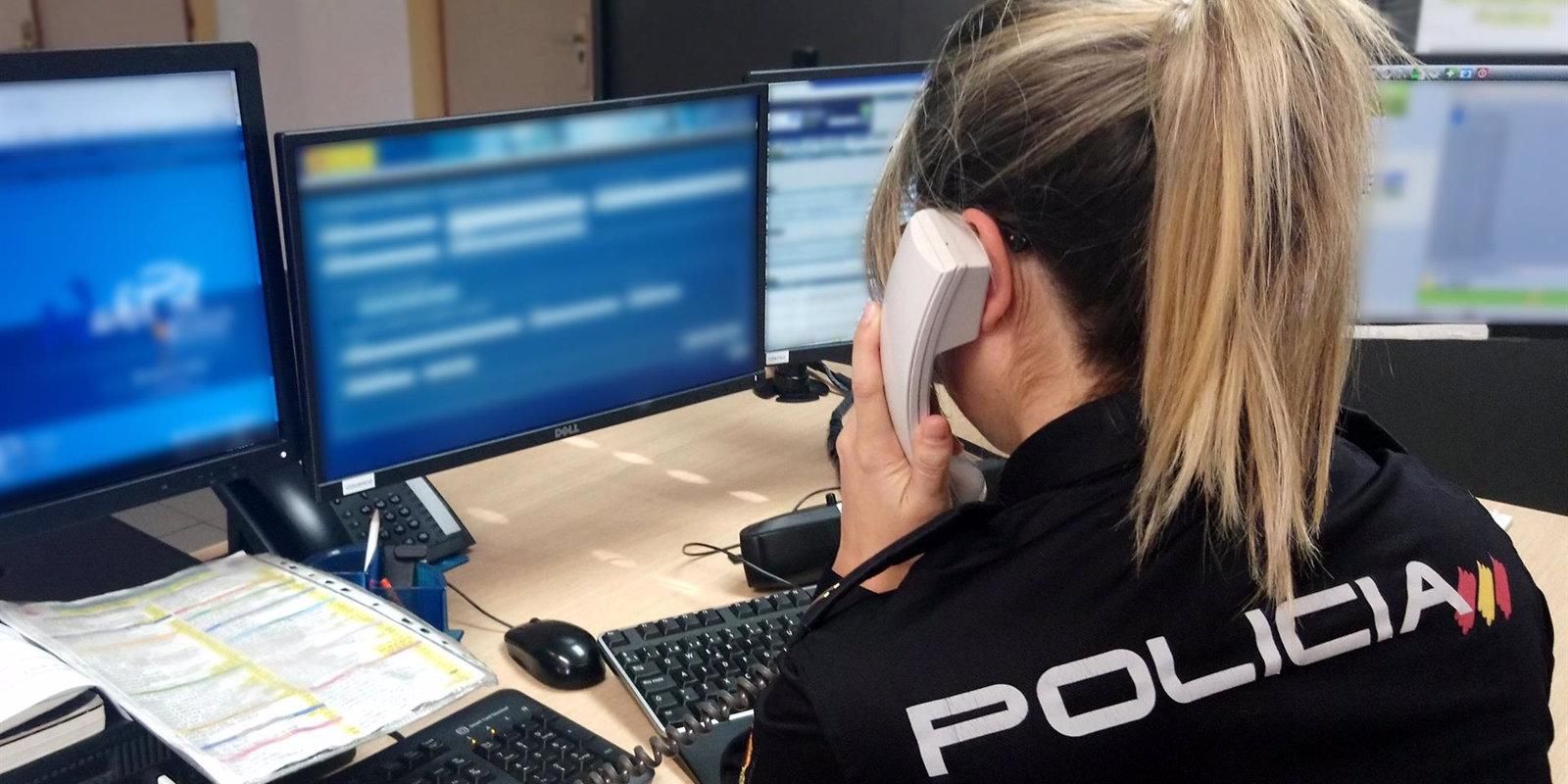 Un grupo rapta a una mujer cuando entraba en su portal y la intenta violar en un coche