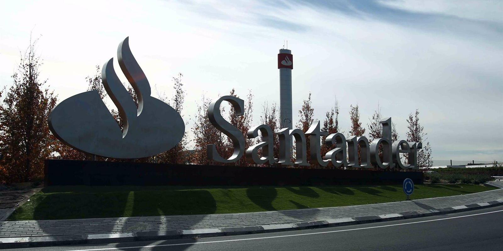 Banco Santander ya ha aceptado la salida voluntaria de más de 1.000 empleados por el ERE