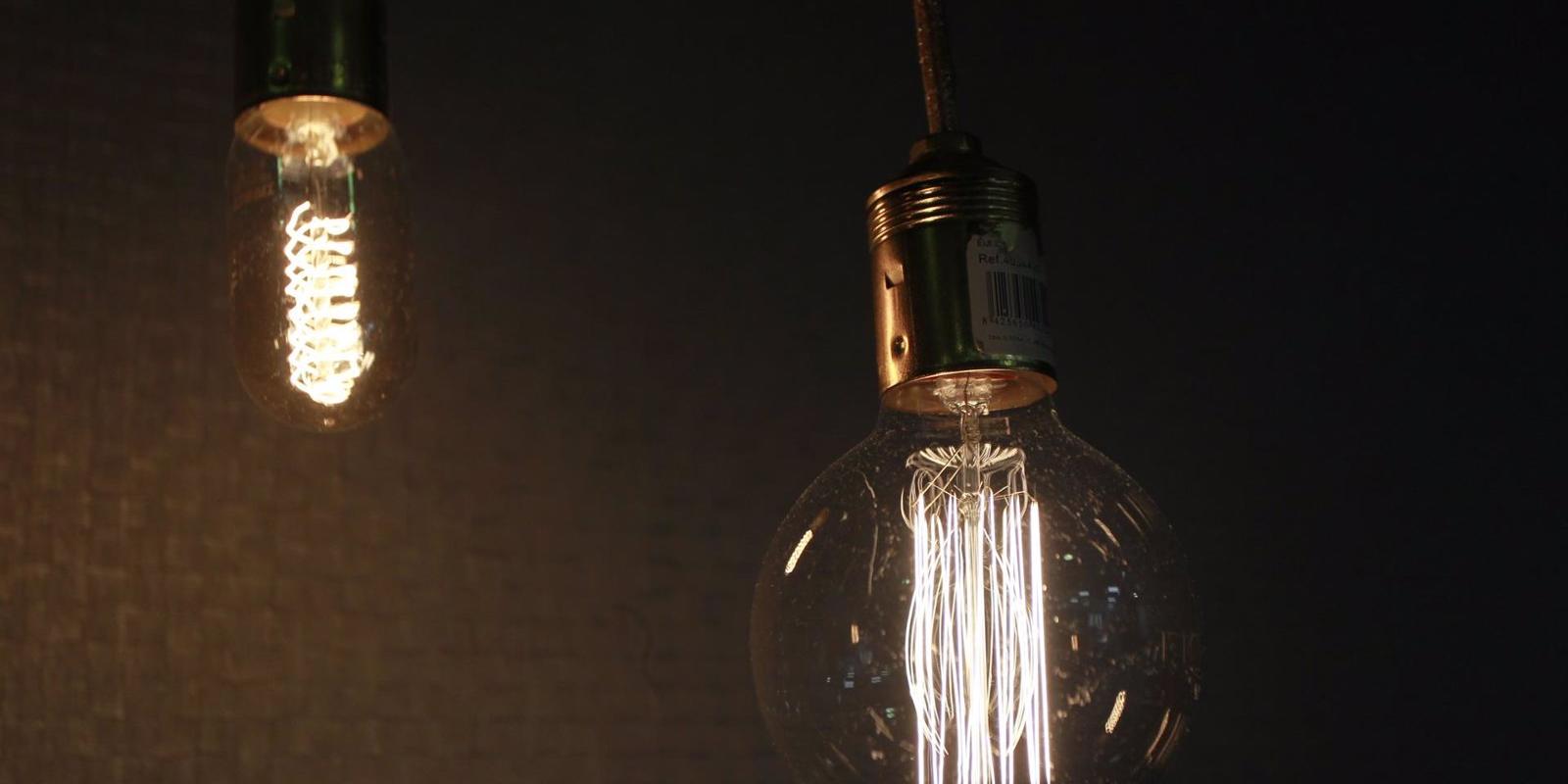 El recibo de la luz se desploma un 26% en febrero después del impacto en enero por la borrasca Filomena