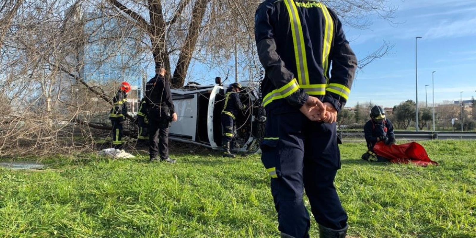 Siete personas heridas de diversa consideración al colisionar dos vehículos en la M-14