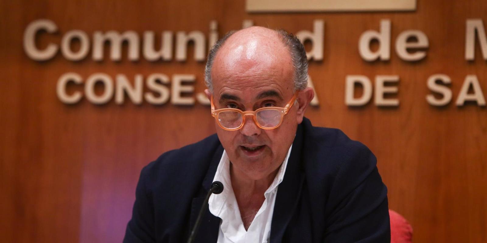 Zapatero tilda de "sinsentido" que se quieran adoptar medidas "consensuadas" cuando no se hizo con peores datos