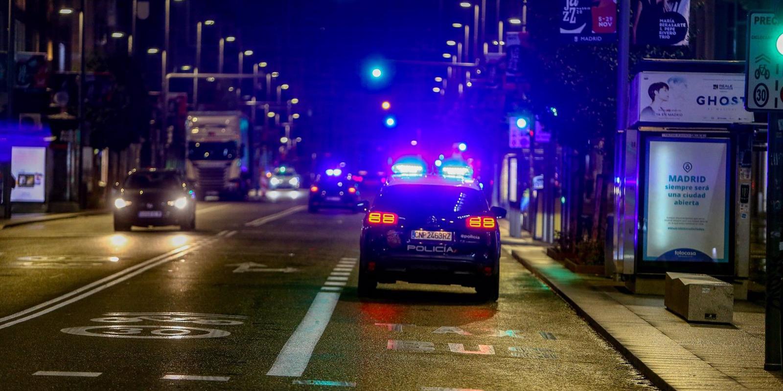 Dos agentes de Policía Nacional de Puente de Vallecas salvan a un vecino que quería quitarse la vida