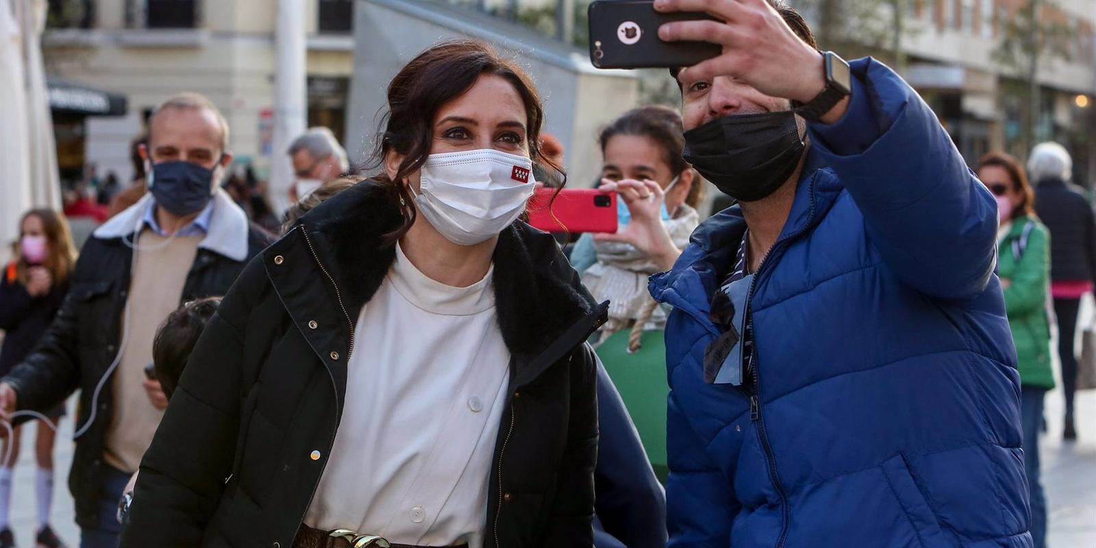 Díaz Ayuso dice que Gabilondo miente al decir que no quiere subir impuestos cuando hace dos meses lo firmaba