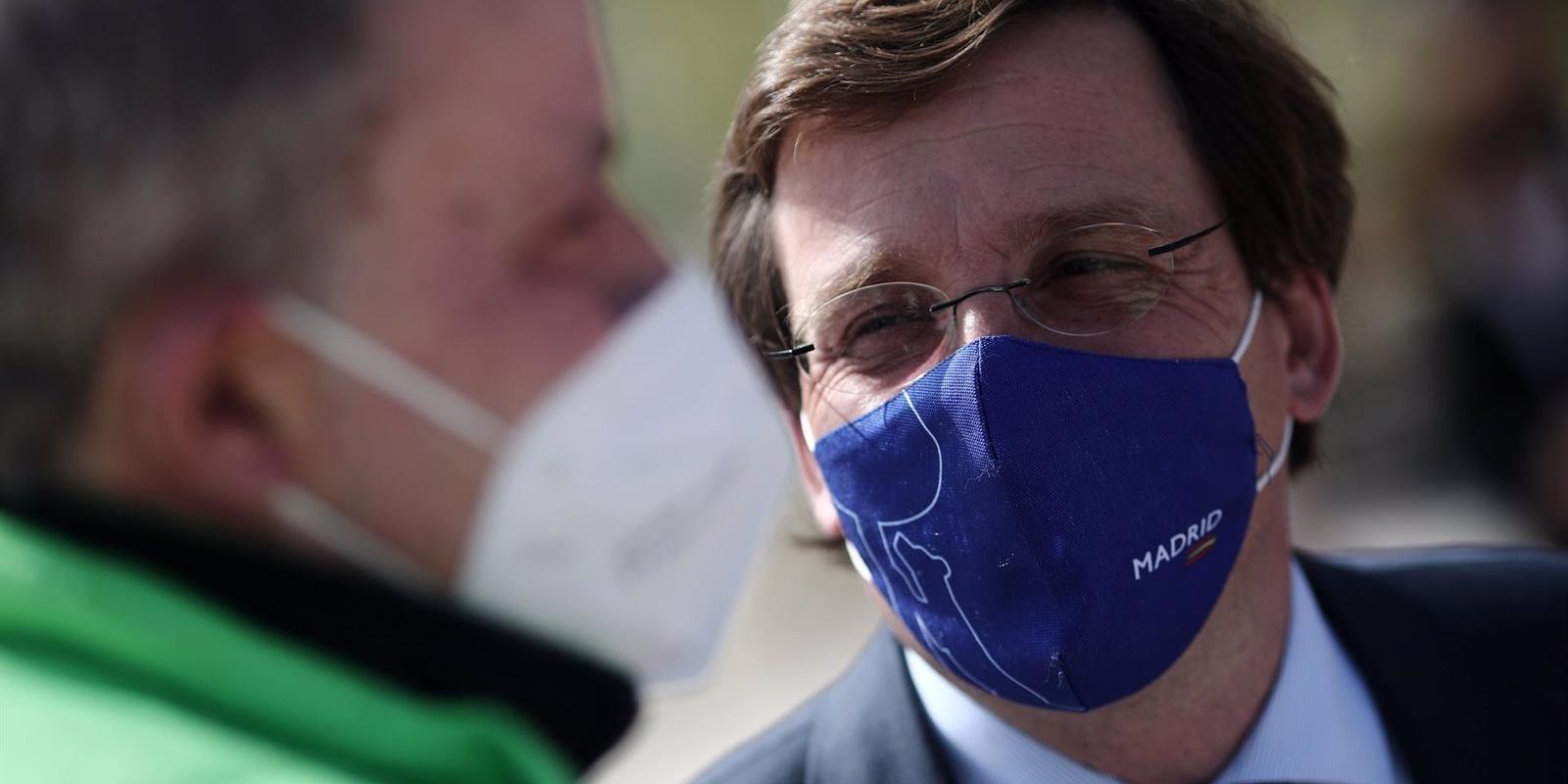 Martínez-Almeida defiende que los turistas franceses llegan a Madrid "a ver teatro y disfrutar de la cultura, y no a beber"