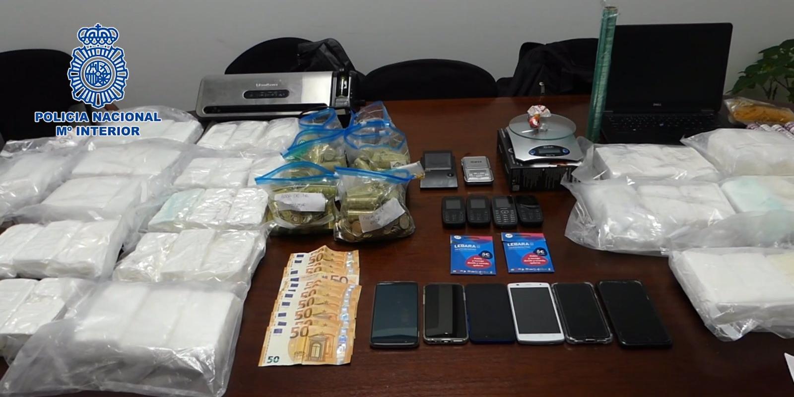 En prisión un hombre que arrojó por la ventana 20 kilos de cocaína desde un piso de Hortaleza