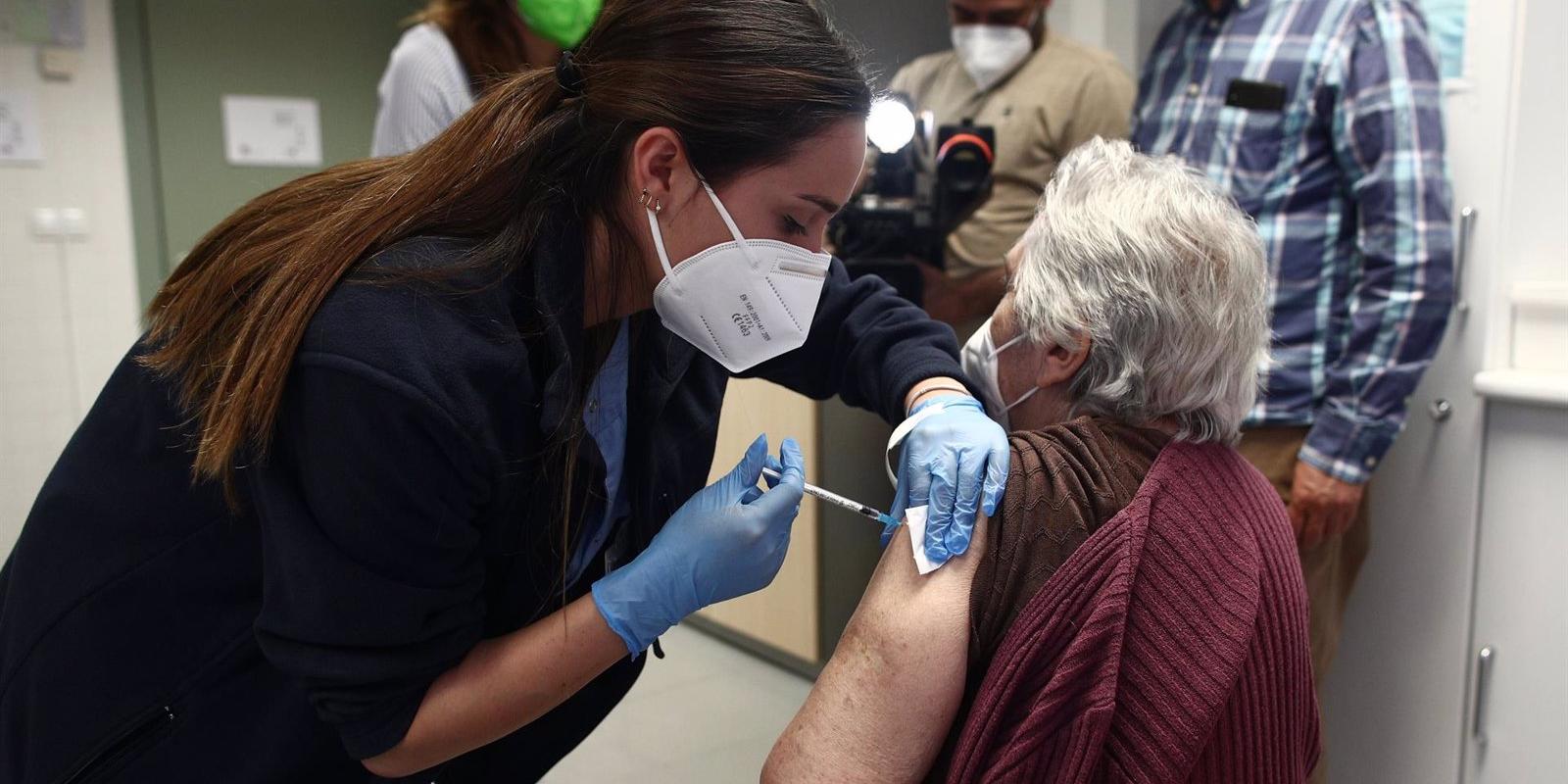 La Comunidad destina 22,4 millones para mantener más de 900 plazas de atención a mayores dependientes