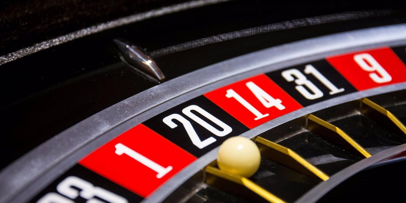 Detenidas tres personas por amañar ruletas electrónicas en 19 salones de juego en Madrid