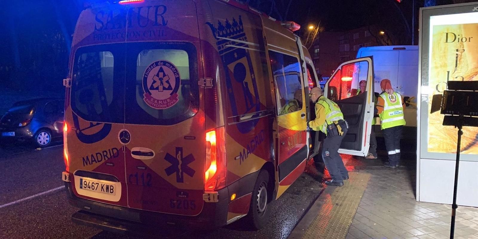 Herido grave un hombre al caerle un rayo en Usera mientras se refugiaba de la tormenta