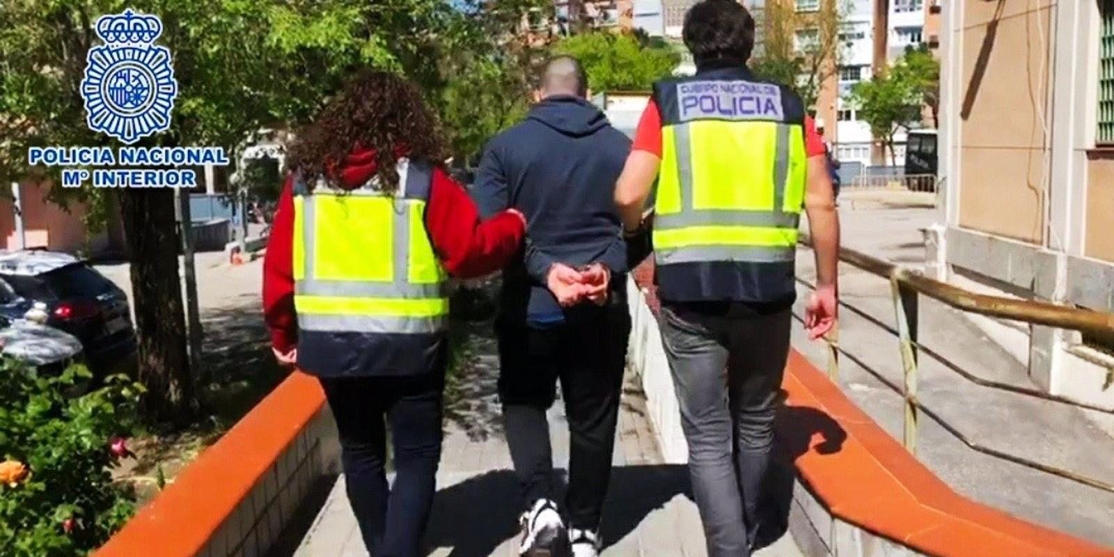 Queda en libertad el joven detenido por patear a un policía durante los altercados en un mitin de Vox