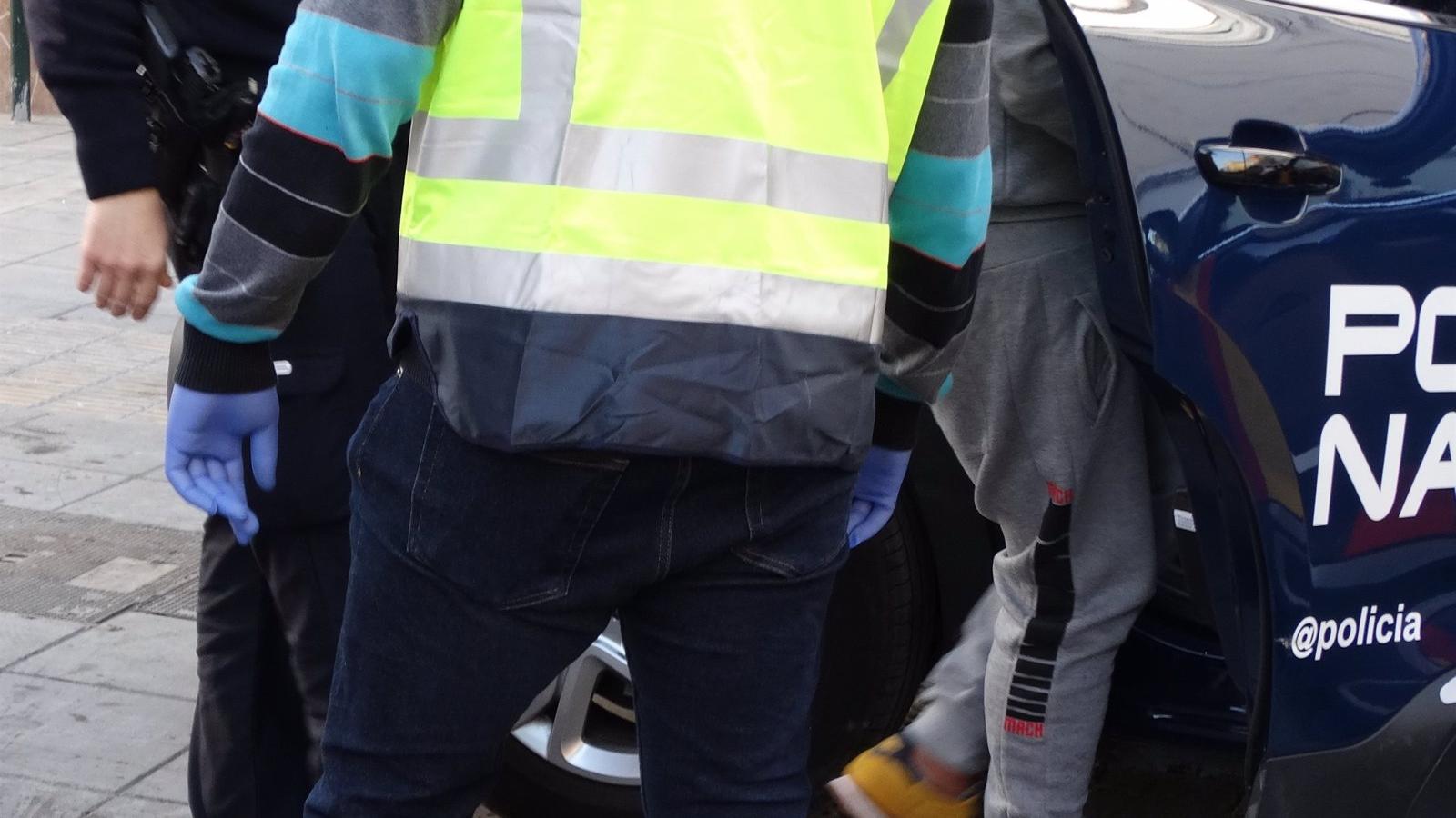 Desarticulada una organización que estafó a más de 150 personas con fraude telefónico, con cuatro arrestados en Madrid