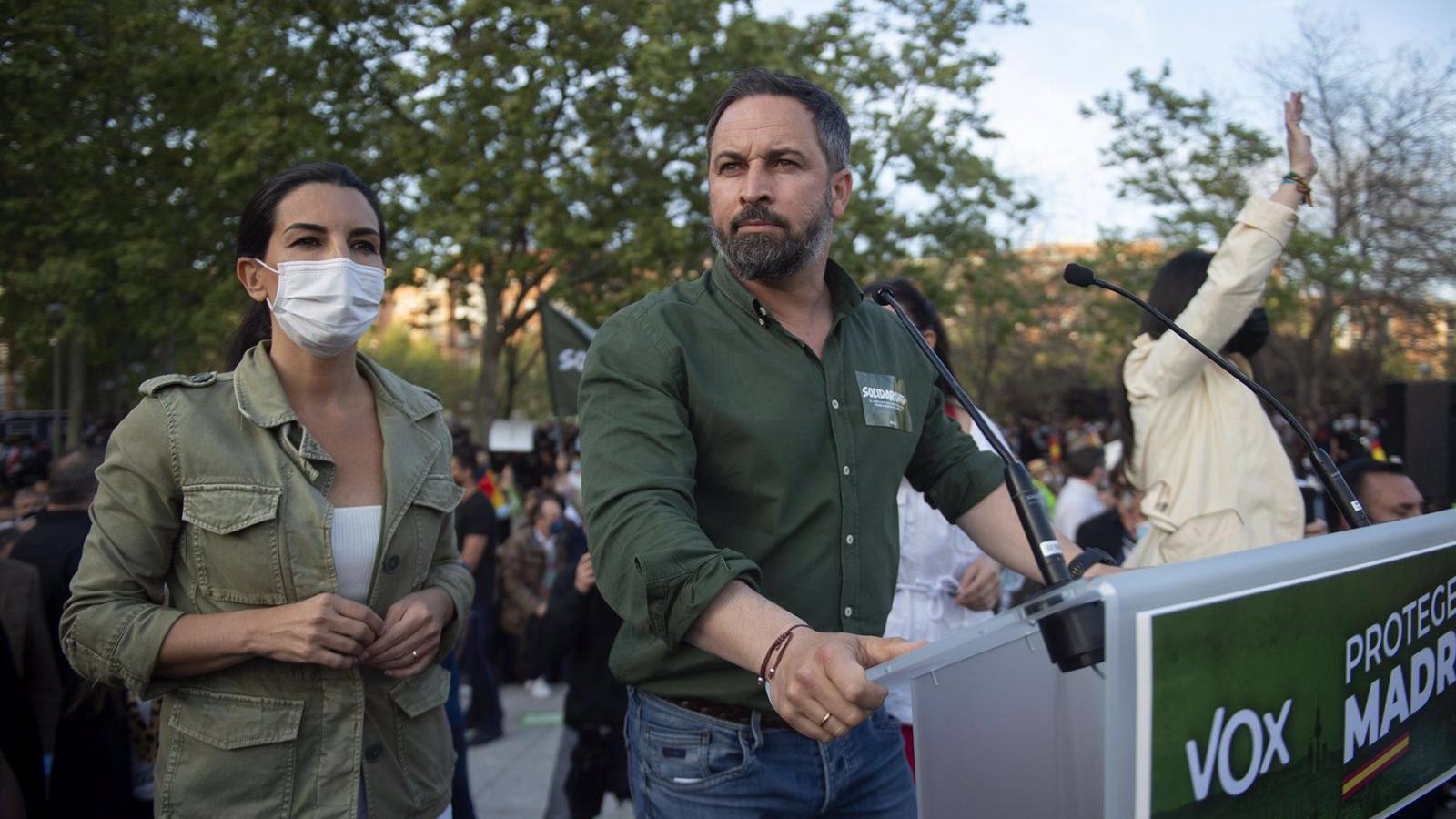 Abascal acusa a Iglesias de enviar al mitin de Vallecas "a sus matones a sueldo para atacar a la Policía y a Vox"