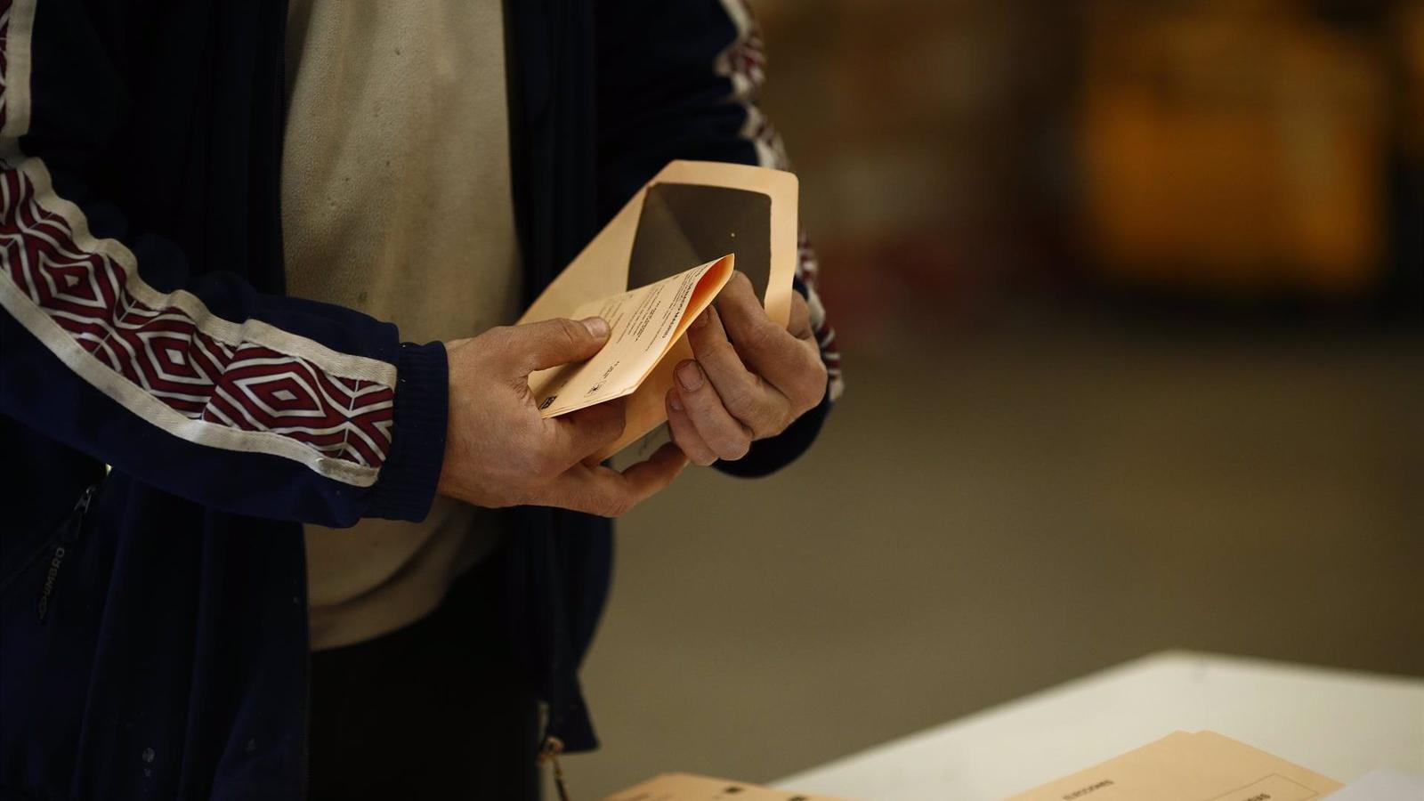 Más de 63.200 vecinos de Pozuelo están convocados a las urnas este martes repartidos en 14 colegios electorales