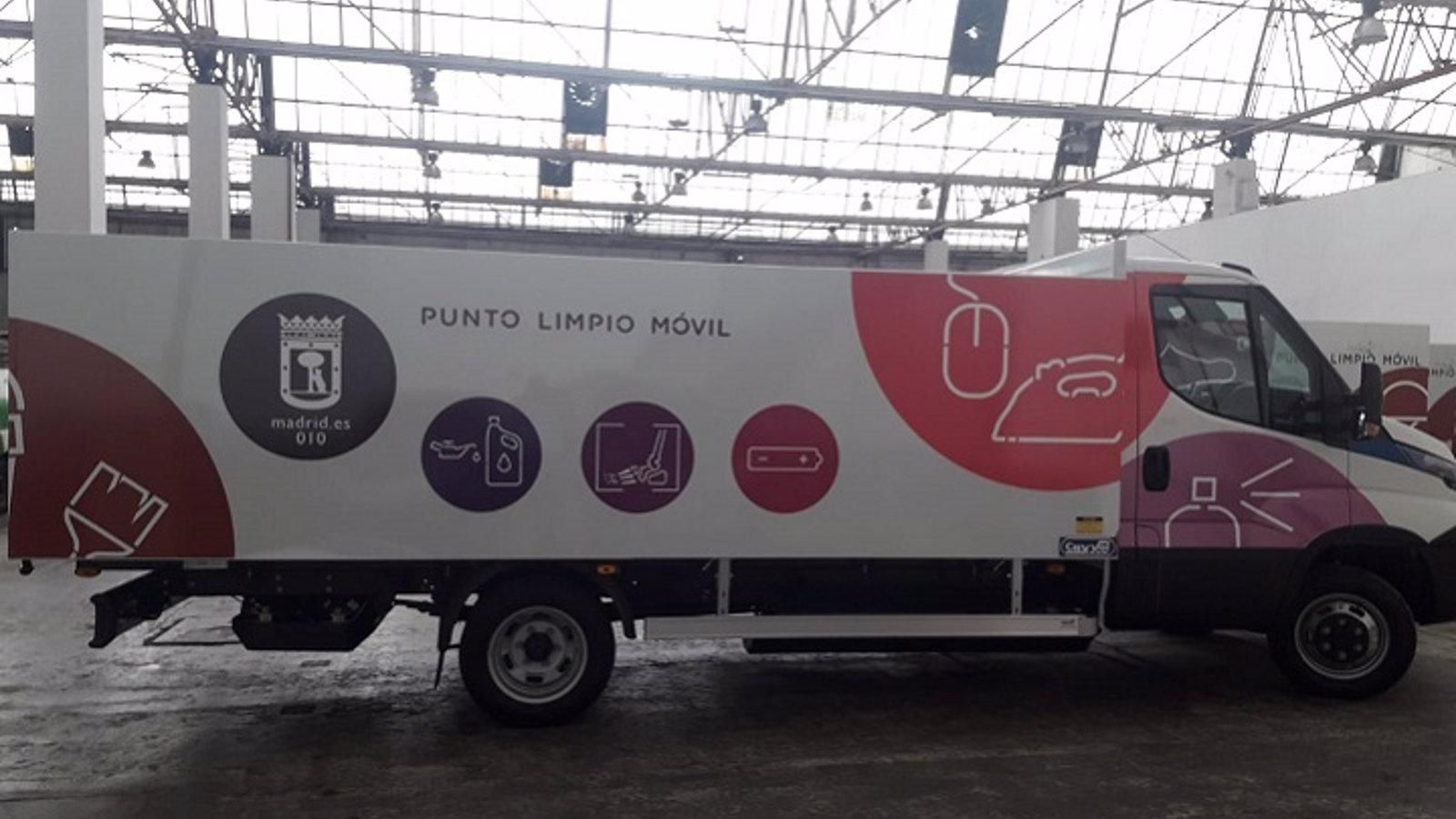 Los puntos limpios móviles de Madrid admiten por primera vez menaje de cocina metálico de uso doméstico