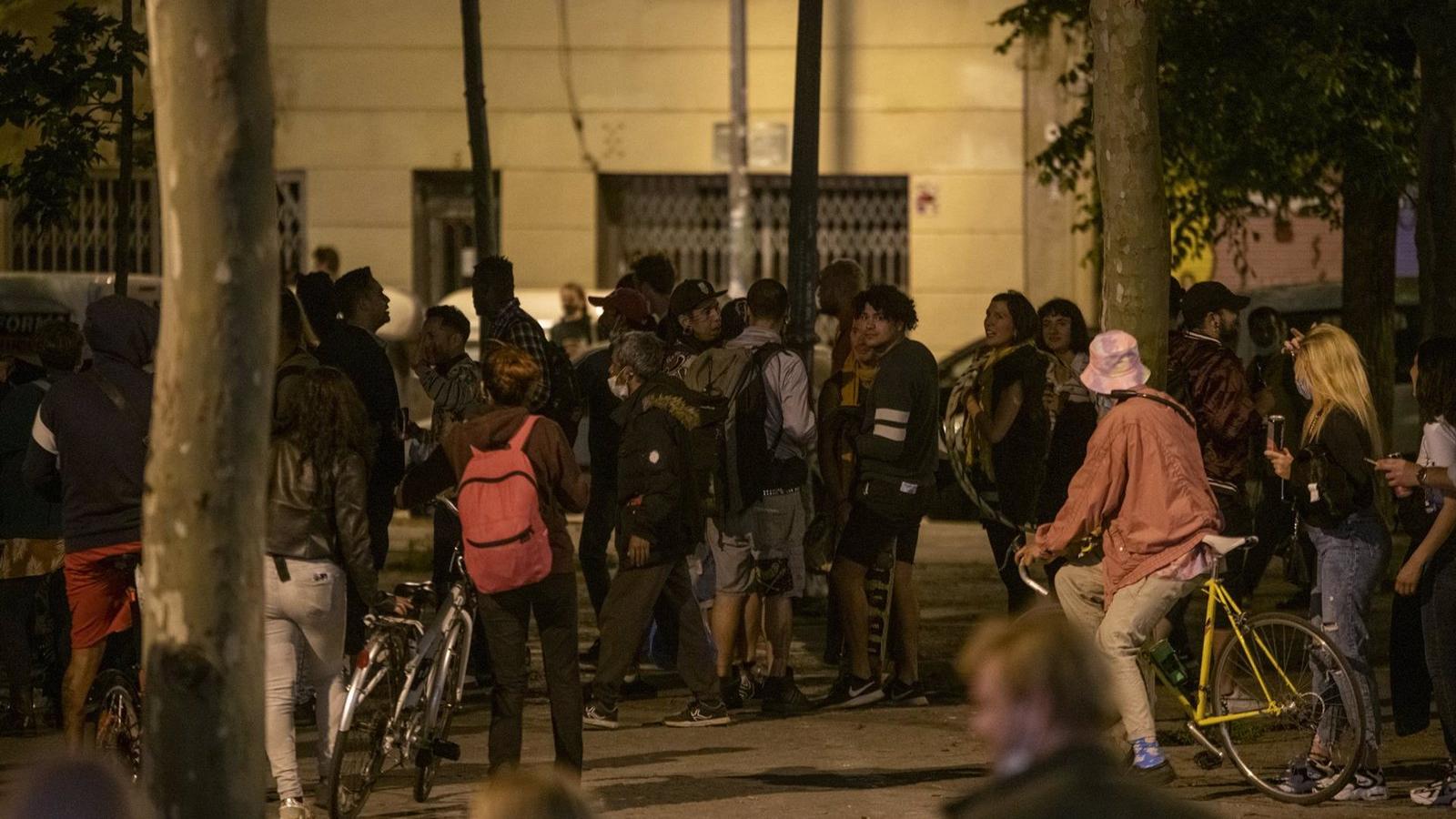 Los empresarios del ocio nocturno piden recuperar su actividad para que "las ciudades no se conviertan en un macrobotellón"