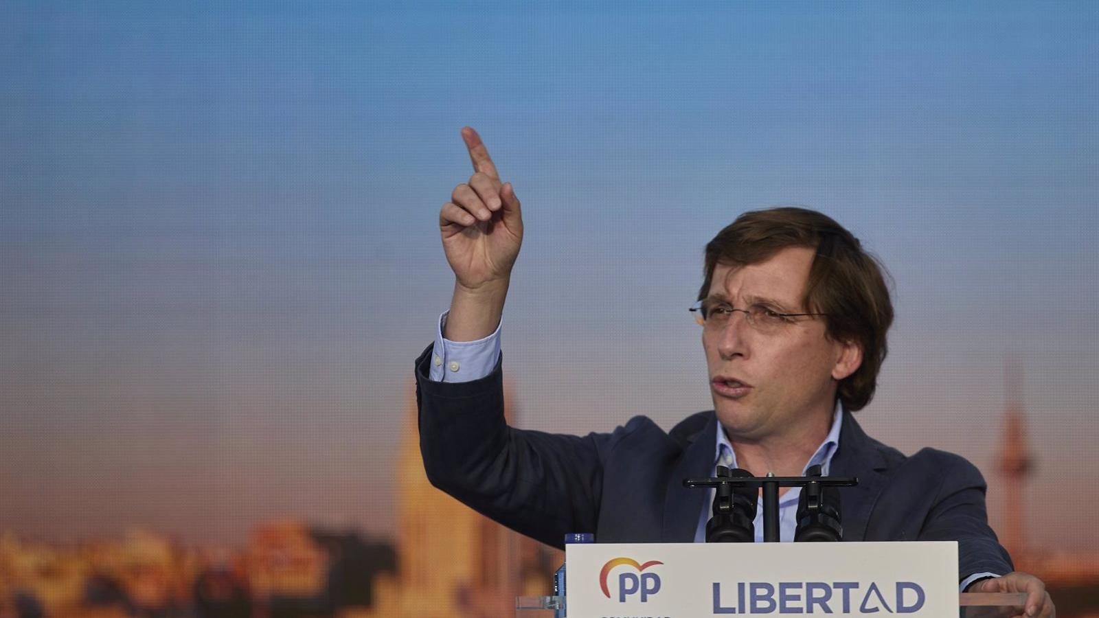 Martínez-Almeida tacha de "lamentables" los botellones multitudinarios esta madrugada