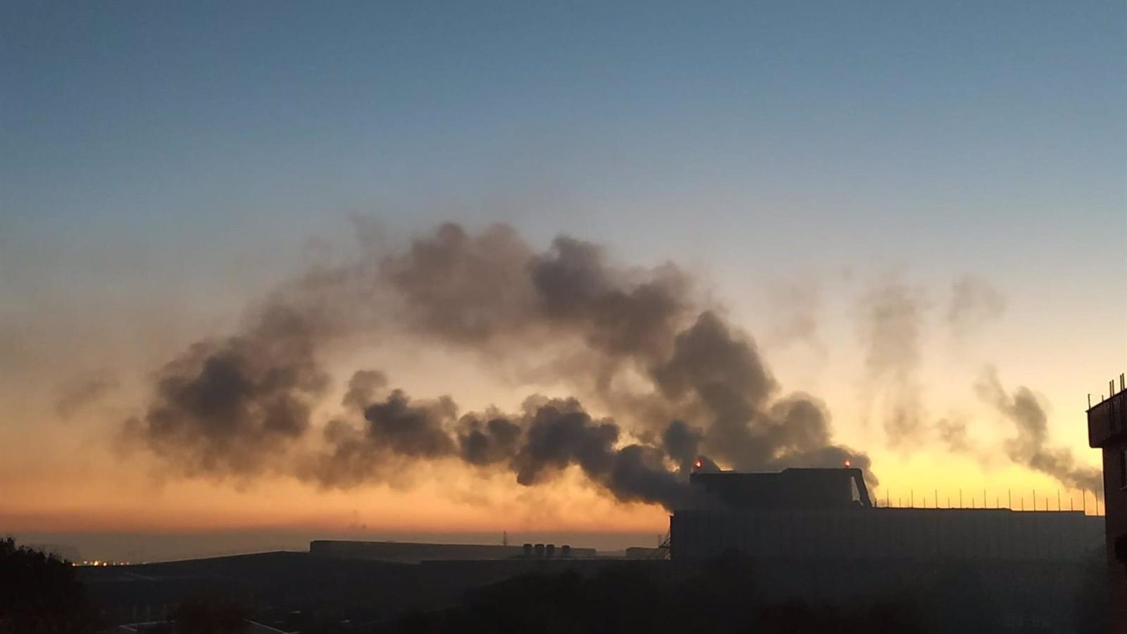 Afectados por la cercanía de una fundición en Getafe alertan de cinco explosiones de madrugada