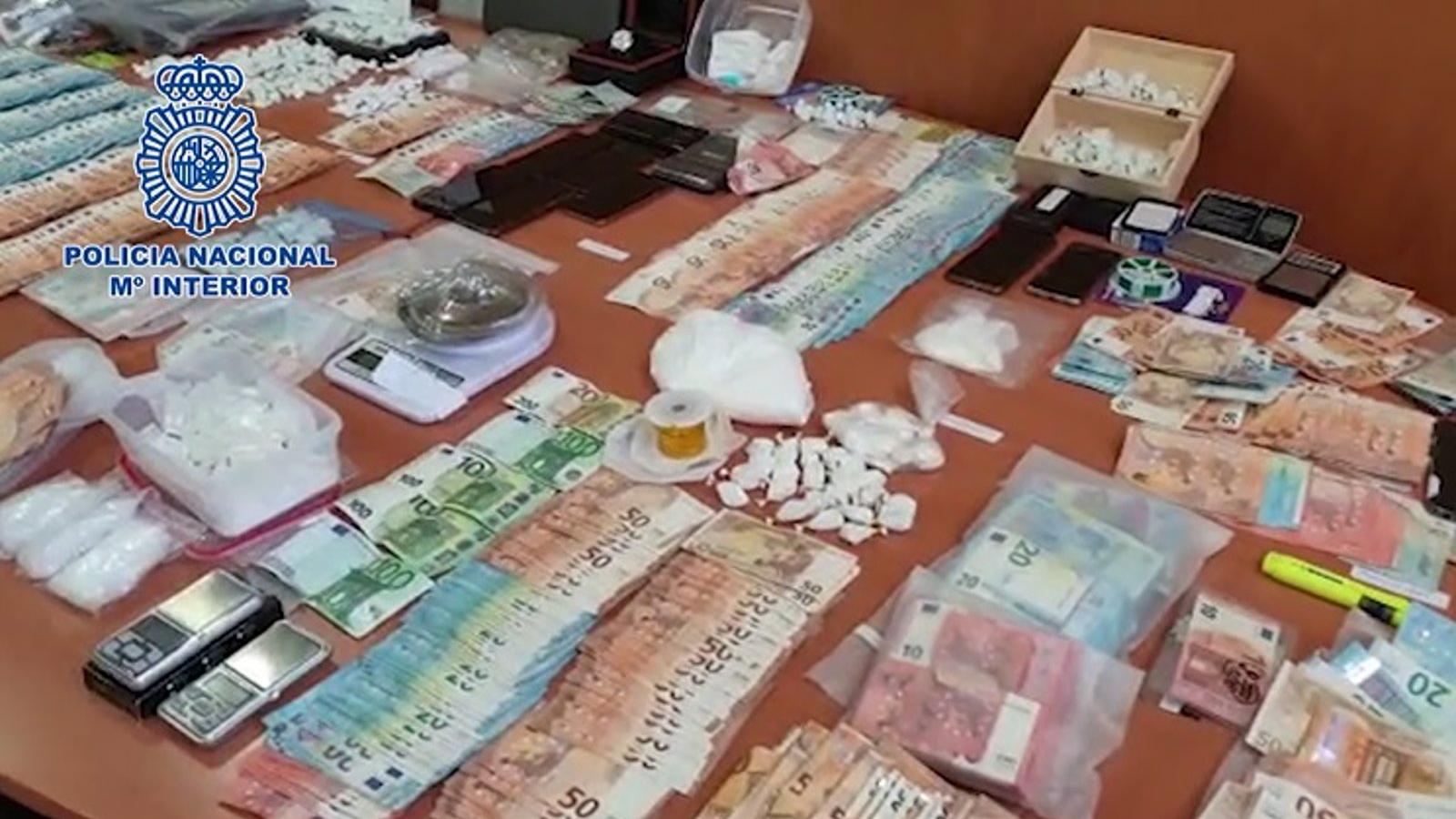 Cae una red de trata que explotaba a colombianos para el mayor servicio de 'telecoca' de Madrid