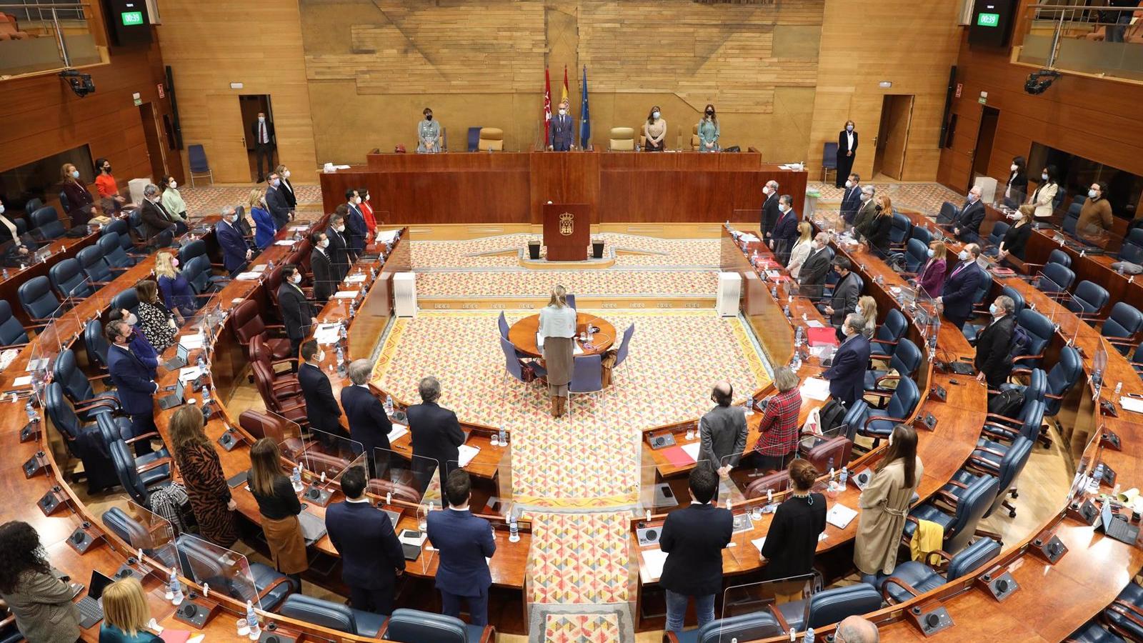 Los diputados de la XII Legislatura comienzan a presentar sus credenciales