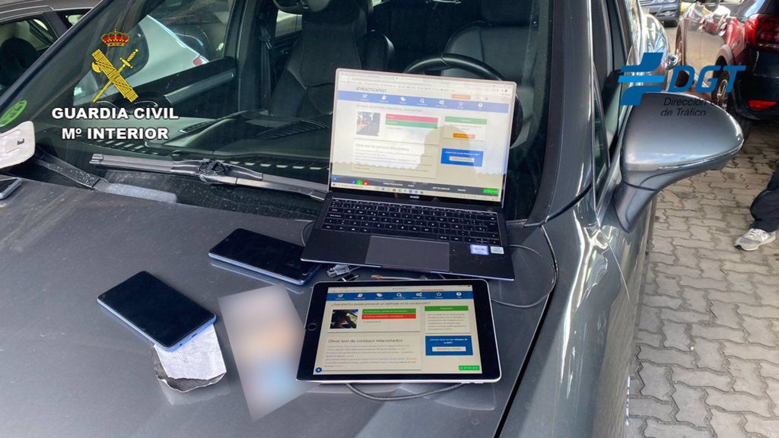 La Guardia Civil desarticula un grupo organizado dedicado a copiar en los exámenes del permiso de conducir