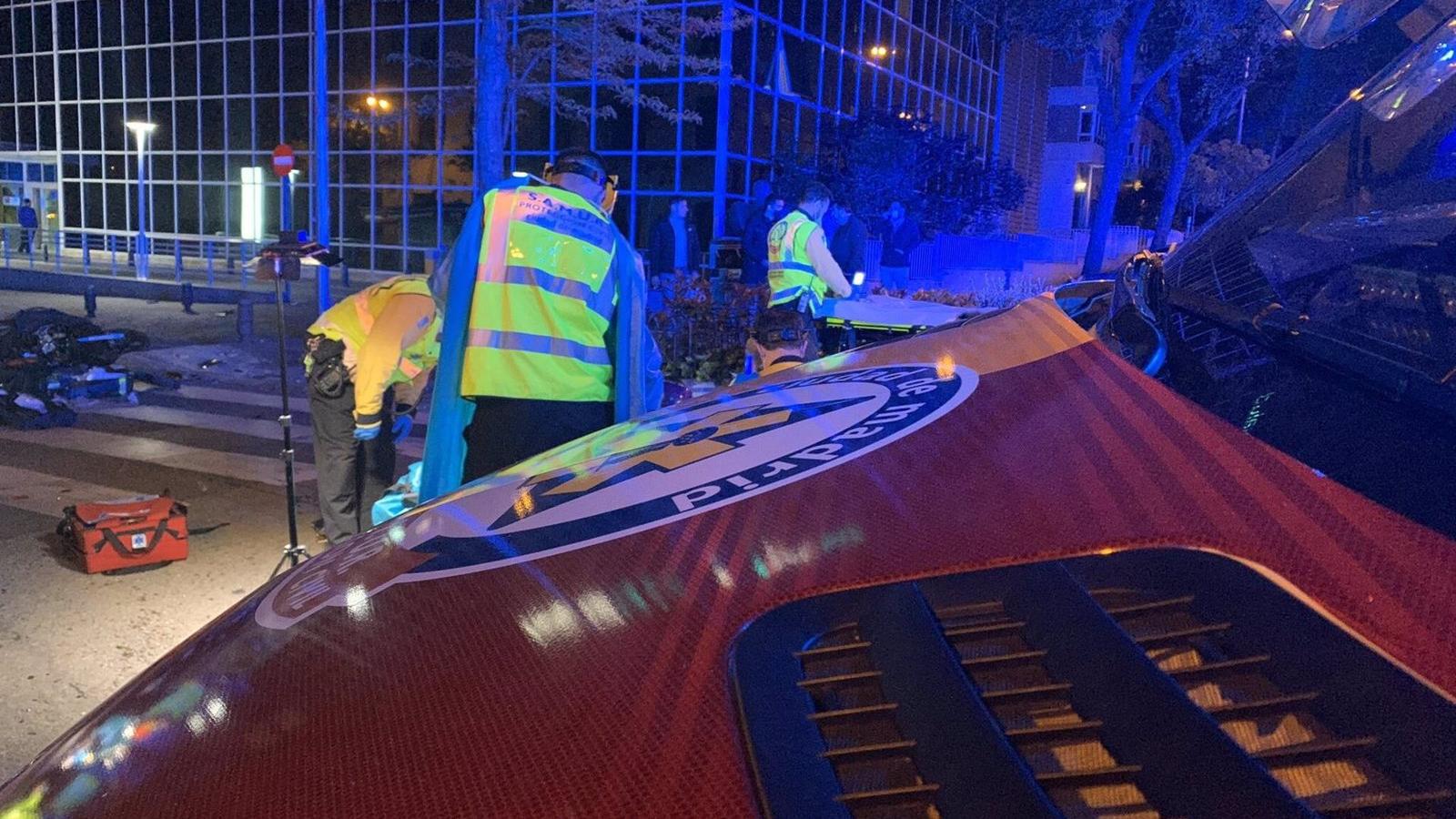 Un turismo colisiona contra un vehículo que señalizaba unos trabajos en la M-30 sin dejar heridos graves