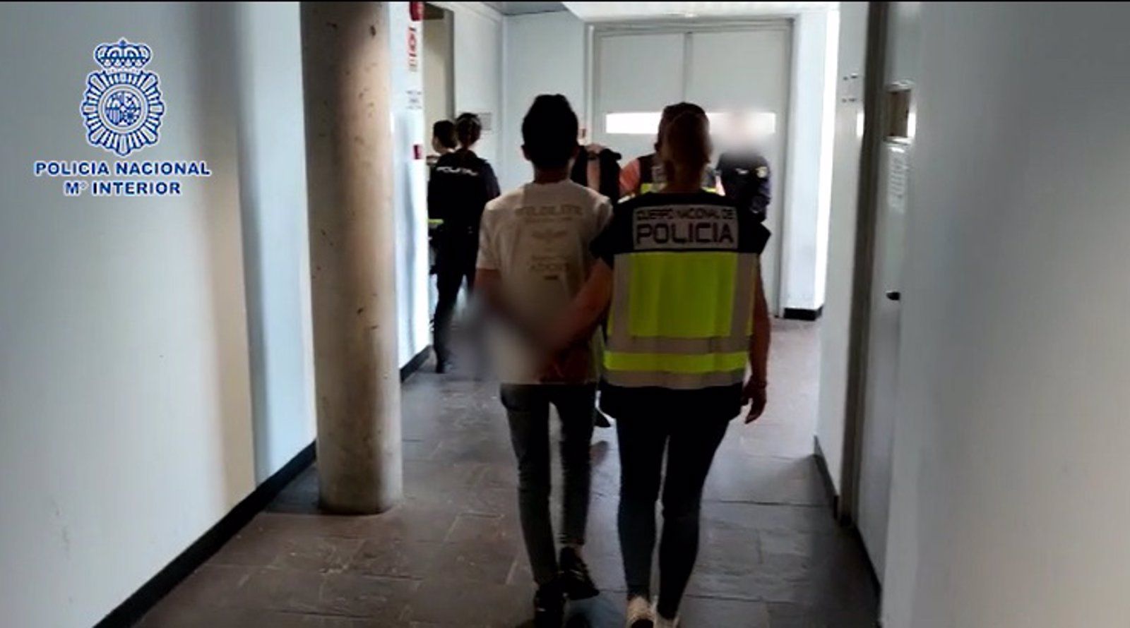 Cuatro detenidos por mandar marihuana dentro de cojines a través de empresas de mensajería