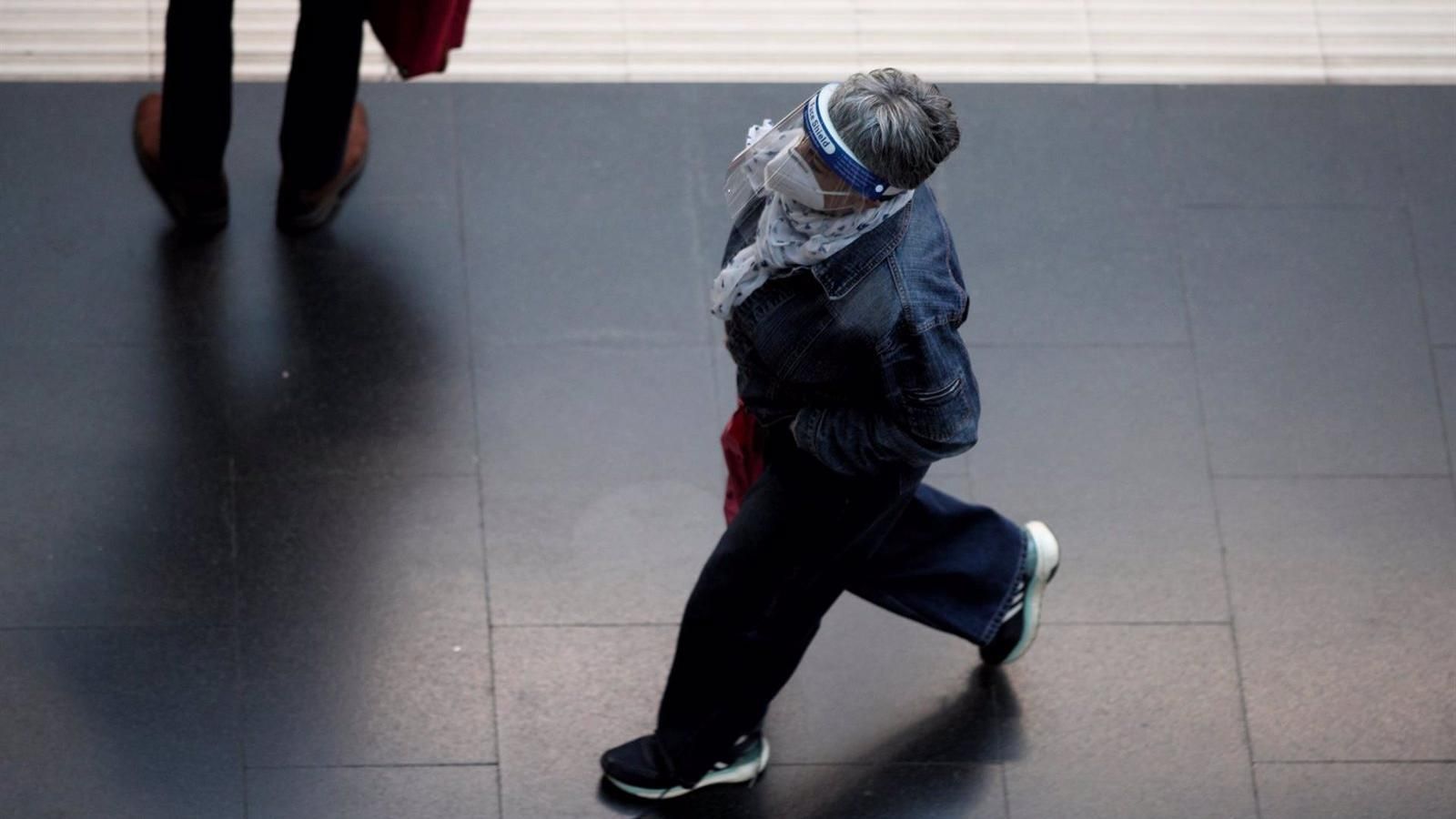 La Comunidad recuerda que para dejar de usar la mascarilla se necesita la modificación de una ley estatal