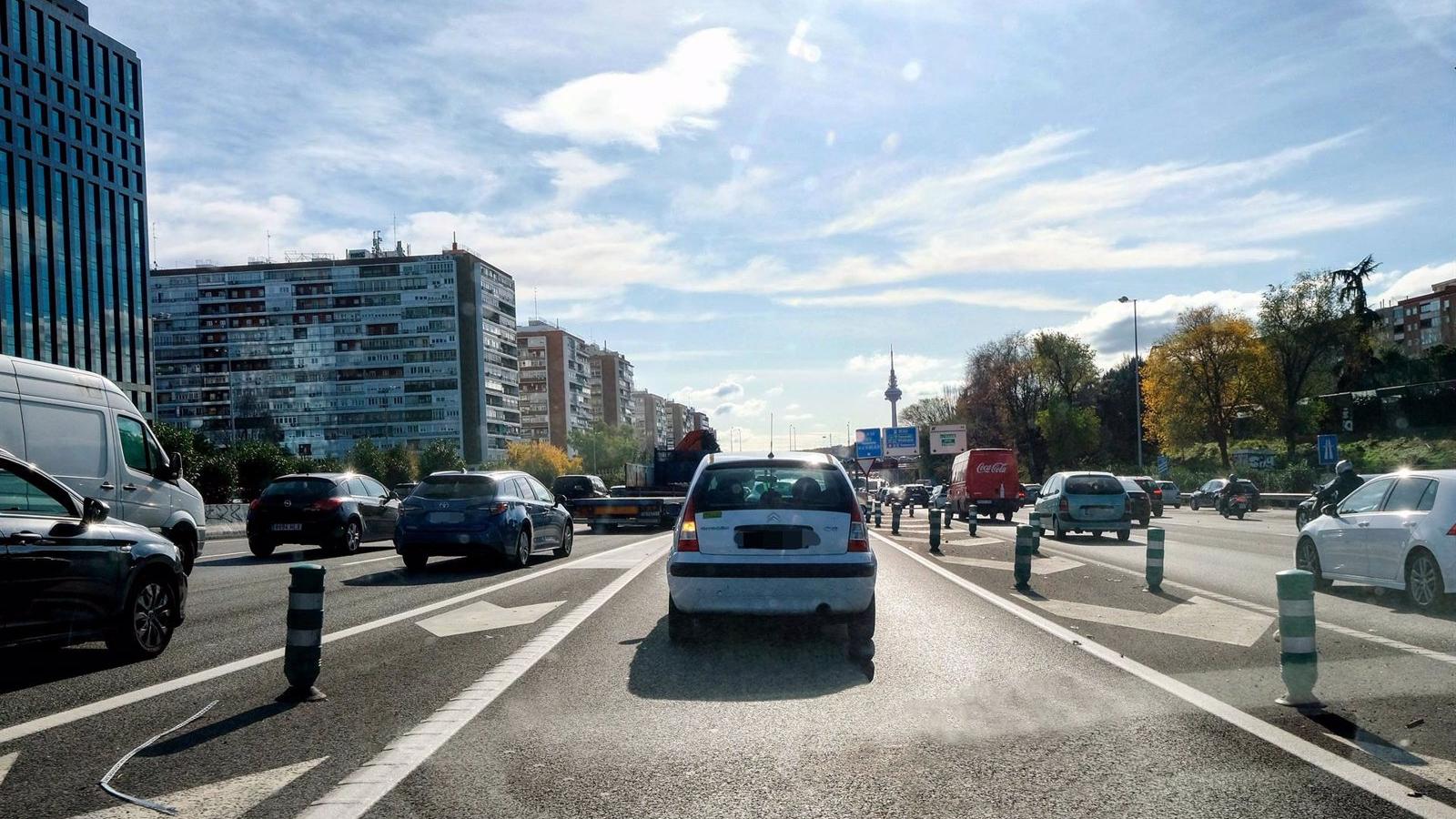 Condenado a dos años de cárcel un conductor sin carnet por acuchillar a un estudiante en un semáforo en Arganzuela